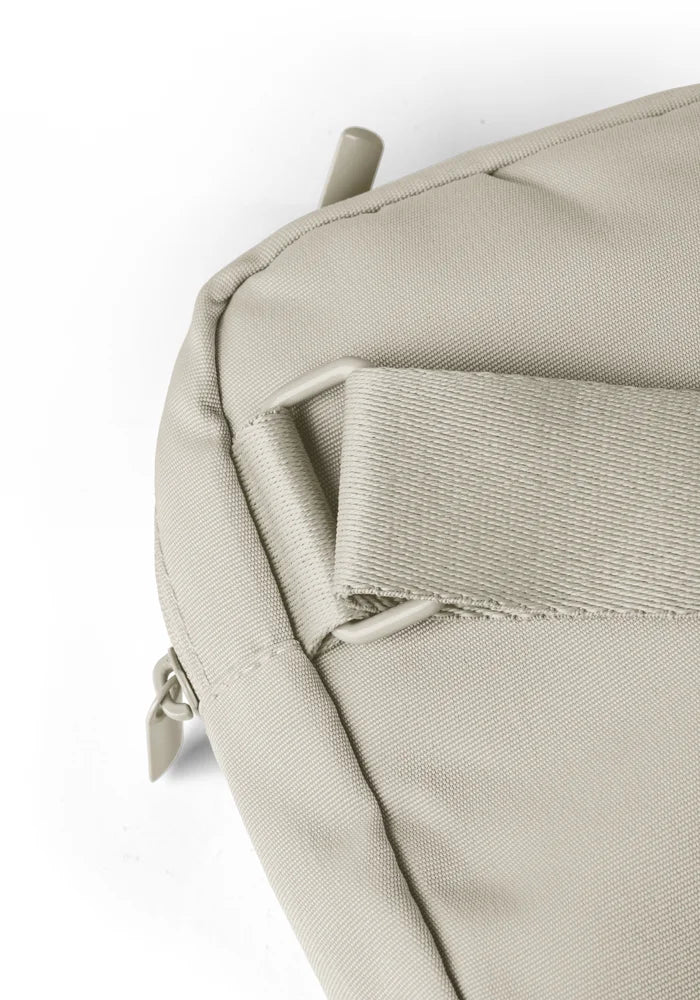 Refined Golden Urban Crossbody Bag – Beige